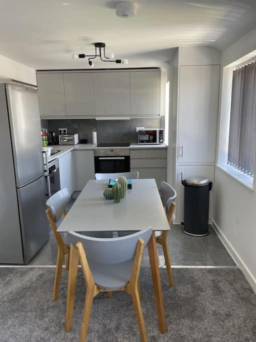 Paradigm House, Modern 2-Bedroom Duplex Apartment 2, Free Parking, Oksford Zewnętrze zdjęcie