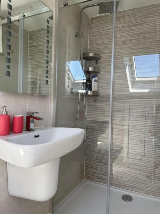 Paradigm House, Modern 2-Bedroom Duplex Apartment 2, Free Parking, Oksford Zewnętrze zdjęcie